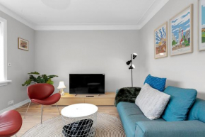 Modern & Cozy Downtown Apartment